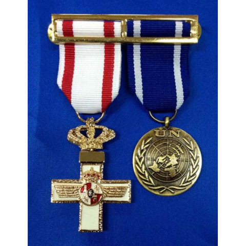 Pasador para agrupar 2 medallas de condecoración